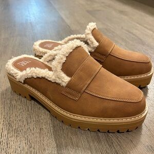 TIME AND TRU Slip on loafers! Size 8